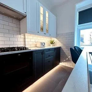 The Retreat - Large Luxury Apartment, Two Mins From Apartment